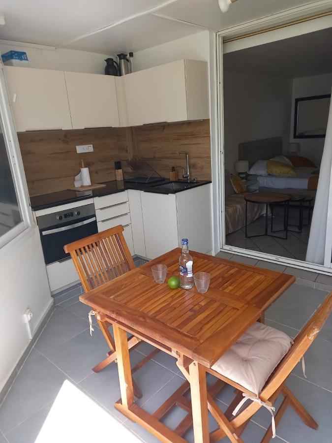 Grand Studio De 41 M², Vue Mer Et Jardin Tropical. Le Gosier  Extérieur photo