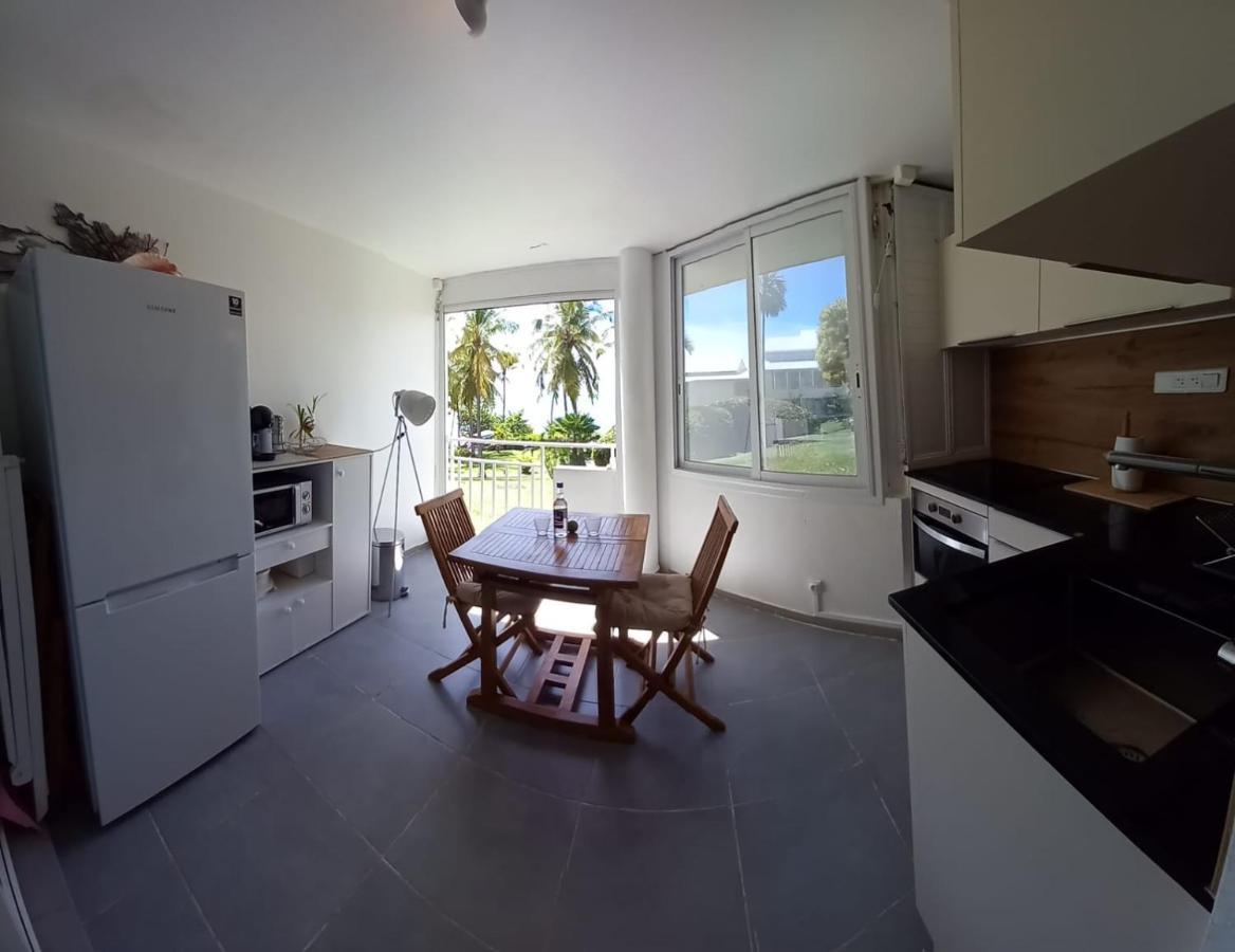 Grand Studio De 41 M², Vue Mer Et Jardin Tropical. Le Gosier  Extérieur photo