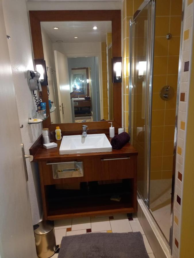 Grand Studio De 41 M², Vue Mer Et Jardin Tropical. Le Gosier  Extérieur photo